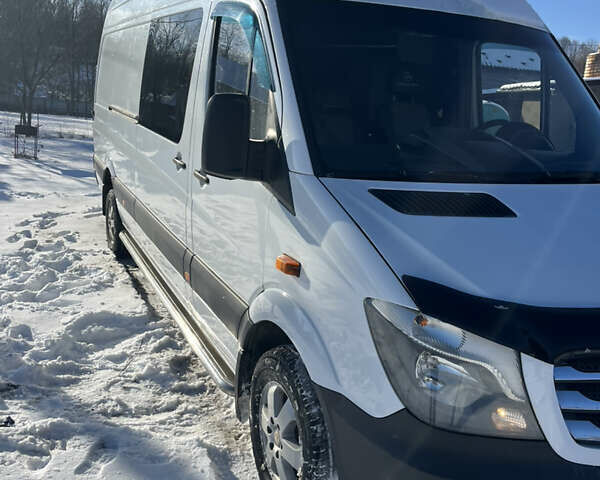 Белый Мерседес Sprinter, объемом двигателя 3 л и пробегом 470 тыс. км за 26869 $, фото 10 на Automoto.ua