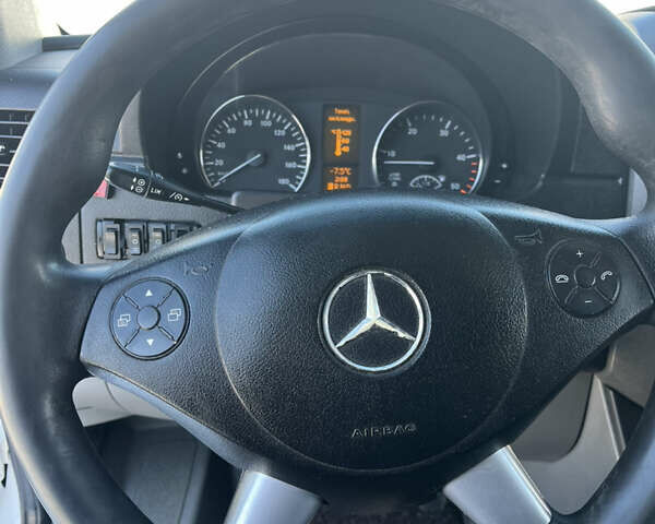 Белый Мерседес Sprinter, объемом двигателя 3 л и пробегом 470 тыс. км за 26869 $, фото 8 на Automoto.ua