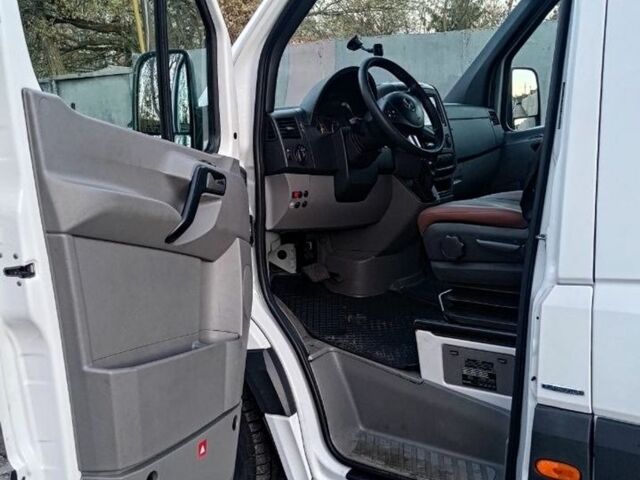 Белый Мерседес Sprinter, объемом двигателя 2.69 л и пробегом 419 тыс. км за 26999 $, фото 6 на Automoto.ua
