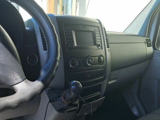 Білий Мерседес Sprinter, об'ємом двигуна 2.99 л та пробігом 365 тис. км за 27500 $, фото 4 на Automoto.ua
