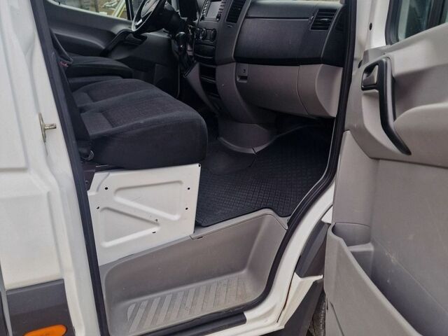 Белый Мерседес Sprinter, объемом двигателя 2.99 л и пробегом 195 тыс. км за 48850 $, фото 18 на Automoto.ua