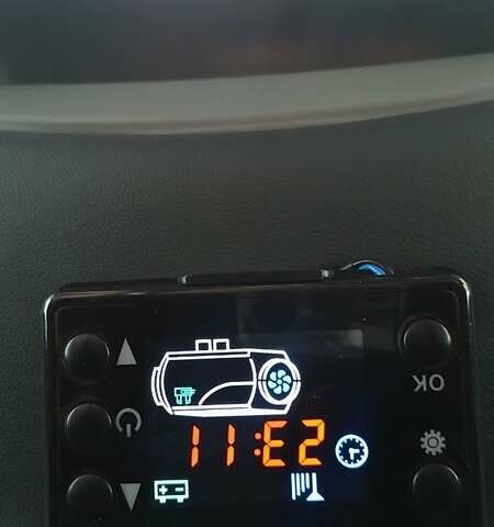 Белый Мерседес Sprinter, объемом двигателя 2.69 л и пробегом 419 тыс. км за 27999 $, фото 16 на Automoto.ua