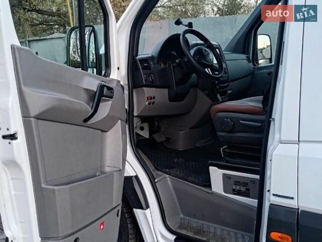 Белый Мерседес Sprinter, объемом двигателя 2.69 л и пробегом 419 тыс. км за 27999 $, фото 6 на Automoto.ua