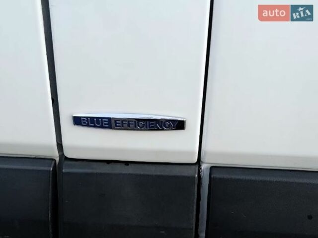 Белый Мерседес Sprinter, объемом двигателя 2.69 л и пробегом 419 тыс. км за 27999 $, фото 5 на Automoto.ua