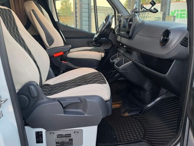 Белый Мерседес Sprinter, объемом двигателя 2.2 л и пробегом 599 тыс. км за 34000 $, фото 6 на Automoto.ua