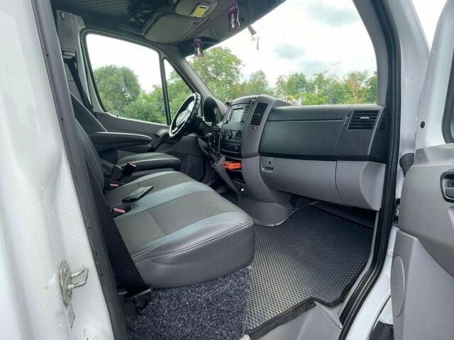 Белый Мерседес Sprinter, объемом двигателя 2.2 л и пробегом 586 тыс. км за 23500 $, фото 14 на Automoto.ua