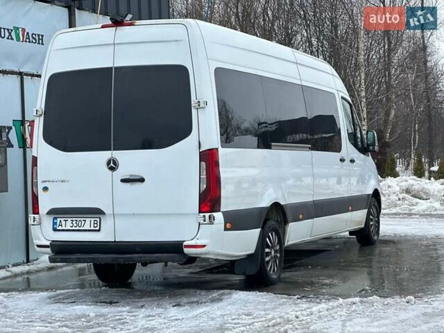 Белый Мерседес Sprinter, объемом двигателя 2.1 л и пробегом 450 тыс. км за 32000 $, фото 6 на Automoto.ua