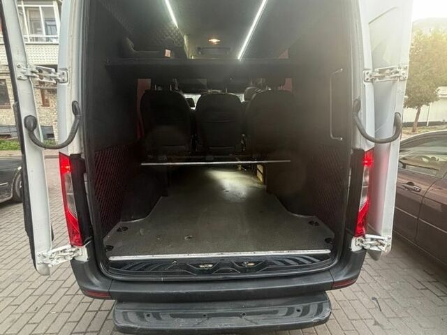 Белый Мерседес Sprinter, объемом двигателя 2.14 л и пробегом 500 тыс. км за 25500 $, фото 12 на Automoto.ua