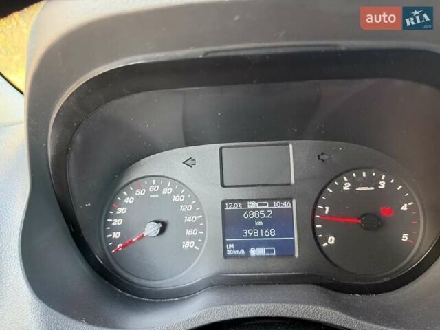 Белый Мерседес Sprinter, объемом двигателя 2.14 л и пробегом 398 тыс. км за 28000 $, фото 11 на Automoto.ua