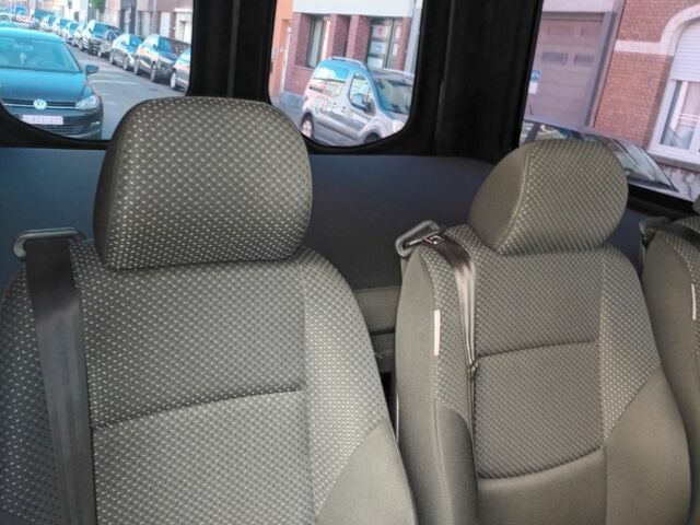 Белый Мерседес Sprinter, объемом двигателя 2.1 л и пробегом 320 тыс. км за 30013 $, фото 3 на Automoto.ua