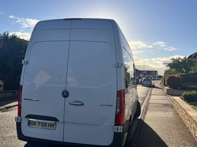 Білий Мерседес Sprinter, об'ємом двигуна 2.2 л та пробігом 300 тис. км за 32000 $, фото 8 на Automoto.ua