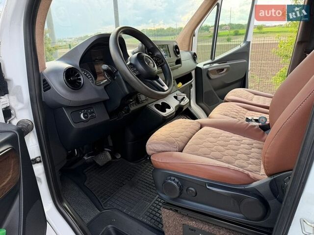 Белый Мерседес Sprinter, объемом двигателя 2.99 л и пробегом 645 тыс. км за 37000 $, фото 5 на Automoto.ua
