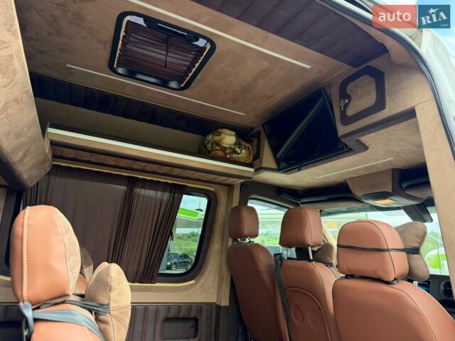 Белый Мерседес Sprinter, объемом двигателя 2.99 л и пробегом 645 тыс. км за 37000 $, фото 9 на Automoto.ua