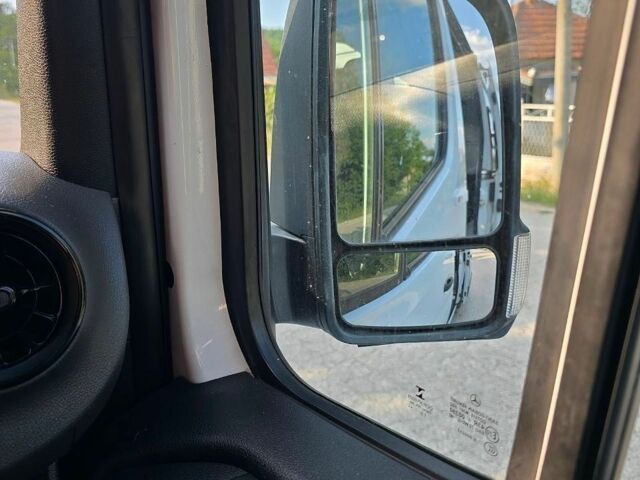 Белый Мерседес Sprinter, объемом двигателя 2.14 л и пробегом 181 тыс. км за 29500 $, фото 11 на Automoto.ua