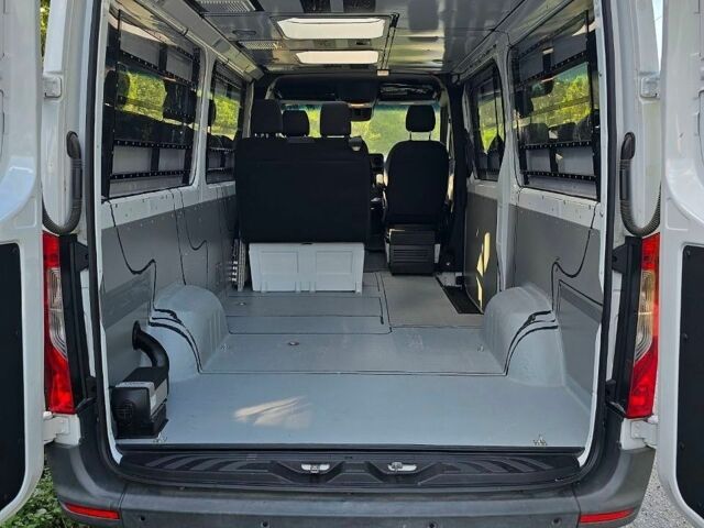Белый Мерседес Sprinter, объемом двигателя 2.14 л и пробегом 181 тыс. км за 29500 $, фото 5 на Automoto.ua