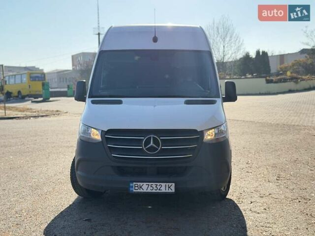 Белый Мерседес Sprinter, объемом двигателя 2.14 л и пробегом 398 тыс. км за 28000 $, фото 8 на Automoto.ua