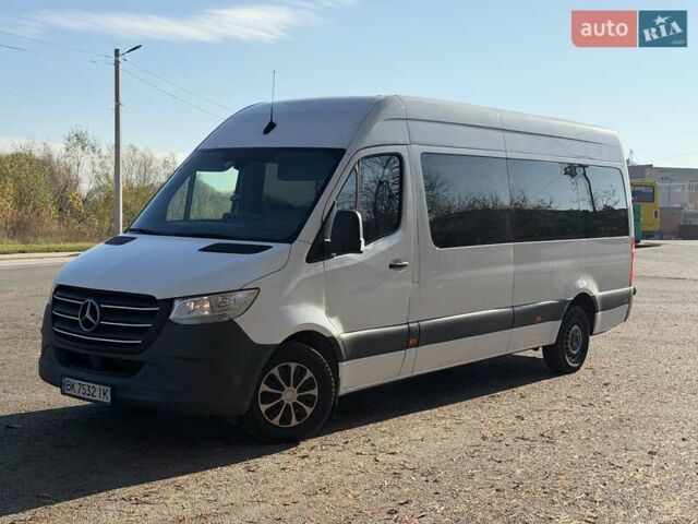 Белый Мерседес Sprinter, объемом двигателя 2.14 л и пробегом 398 тыс. км за 28000 $, фото 4 на Automoto.ua