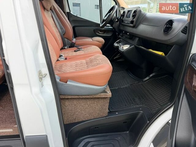 Белый Мерседес Sprinter, объемом двигателя 2.99 л и пробегом 645 тыс. км за 37000 $, фото 8 на Automoto.ua