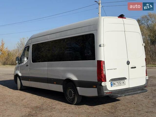 Белый Мерседес Sprinter, объемом двигателя 2.14 л и пробегом 398 тыс. км за 28000 $, фото 22 на Automoto.ua