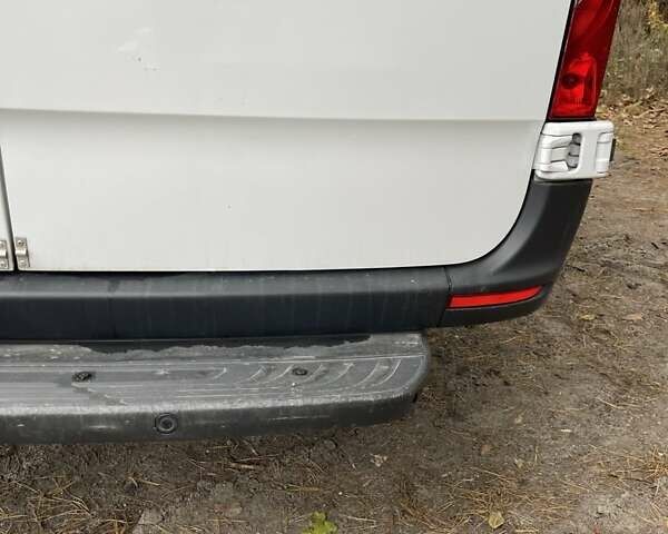 Білий Мерседес Sprinter, об'ємом двигуна 2.2 л та пробігом 121 тис. км за 30000 $, фото 17 на Automoto.ua