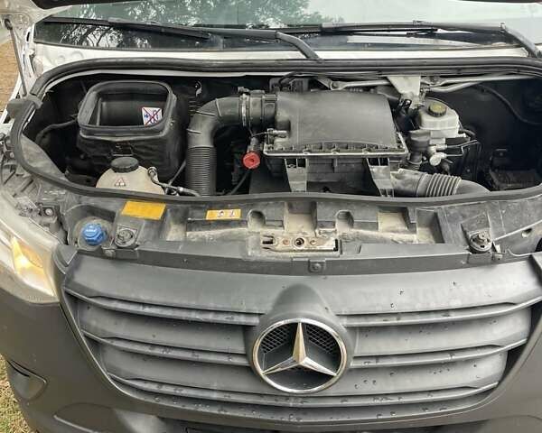 Білий Мерседес Sprinter, об'ємом двигуна 2.2 л та пробігом 121 тис. км за 30000 $, фото 22 на Automoto.ua