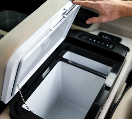 Белый Мерседес Sprinter, объемом двигателя 1.95 л и пробегом 270 тыс. км за 59900 $, фото 3 на Automoto.ua