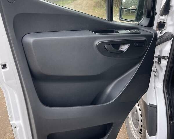 Білий Мерседес Sprinter, об'ємом двигуна 2.2 л та пробігом 121 тис. км за 30000 $, фото 7 на Automoto.ua