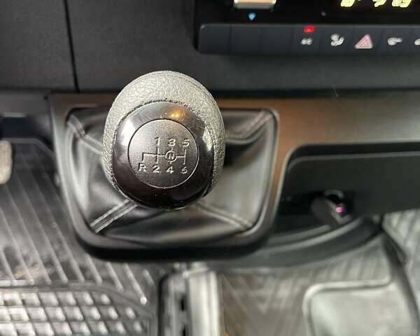 Білий Мерседес Sprinter, об'ємом двигуна 2.2 л та пробігом 121 тис. км за 30000 $, фото 2 на Automoto.ua