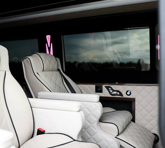 Белый Мерседес Sprinter, объемом двигателя 1.95 л и пробегом 270 тыс. км за 59900 $, фото 1 на Automoto.ua