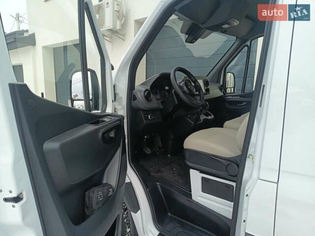 Белый Мерседес Sprinter, объемом двигателя 2.2 л и пробегом 295 тыс. км за 29999 $, фото 8 на Automoto.ua
