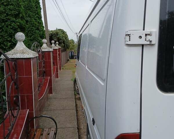 Білий Мерседес Sprinter, об'ємом двигуна 2.2 л та пробігом 295 тис. км за 8500 $, фото 2 на Automoto.ua