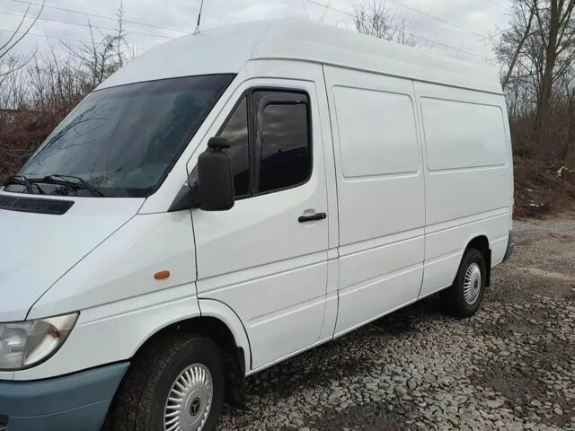 Белый Мерседес Sprinter, объемом двигателя 2.1 л и пробегом 277 тыс. км за 3367 $, фото 2 на Automoto.ua