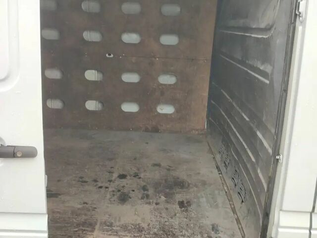 Белый Мерседес Sprinter, объемом двигателя 2.1 л и пробегом 277 тыс. км за 3367 $, фото 6 на Automoto.ua