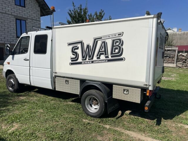 Белый Мерседес Sprinter, объемом двигателя 2.7 л и пробегом 370 тыс. км за 12000 $, фото 3 на Automoto.ua
