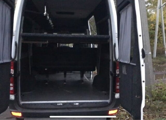 Белый Мерседес Sprinter, объемом двигателя 2.1 л и пробегом 98 тыс. км за 33000 $, фото 8 на Automoto.ua