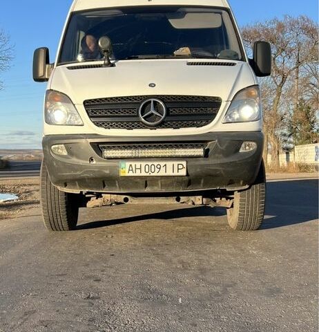 Белый Мерседес Sprinter, объемом двигателя 2.1 л и пробегом 98 тыс. км за 33000 $, фото 1 на Automoto.ua