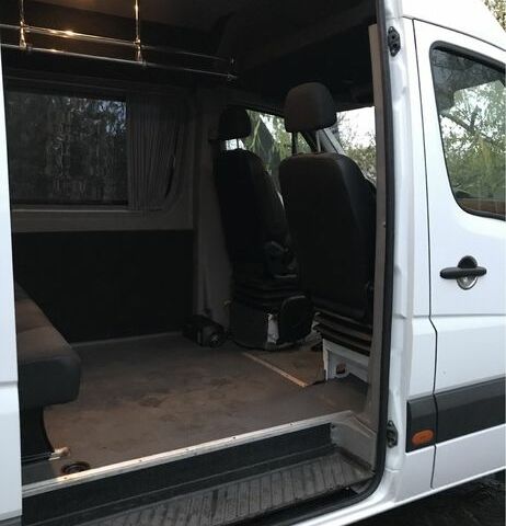 Белый Мерседес Sprinter, объемом двигателя 2.1 л и пробегом 98 тыс. км за 33000 $, фото 4 на Automoto.ua