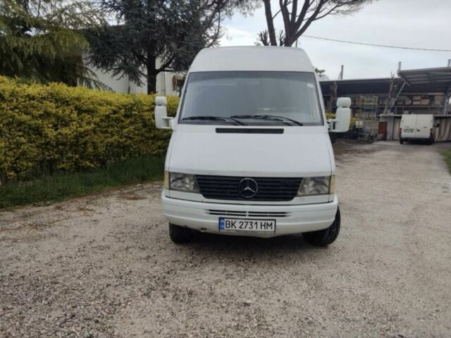 Белый Мерседес Sprinter, объемом двигателя 2.9 л и пробегом 250 тыс. км за 7900 $, фото 1 на Automoto.ua
