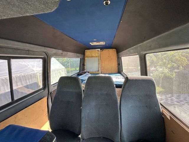 Белый Мерседес Sprinter, объемом двигателя 2.9 л и пробегом 900 тыс. км за 3500 $, фото 4 на Automoto.ua