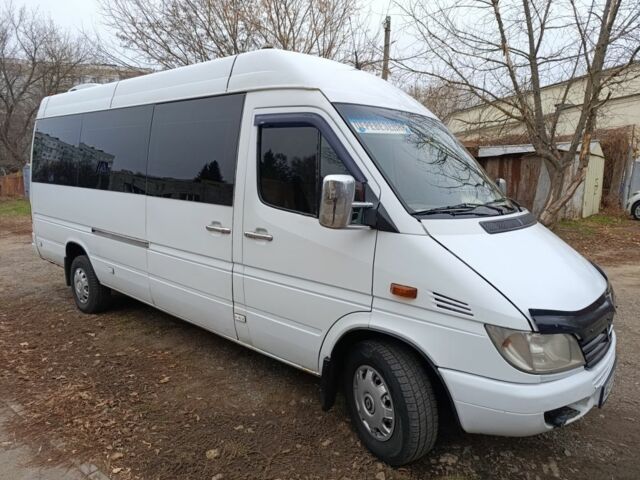 Белый Мерседес Sprinter, объемом двигателя 0 л и пробегом 680 тыс. км за 10200 $, фото 1 на Automoto.ua