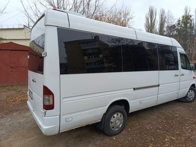 Белый Мерседес Sprinter, объемом двигателя 0 л и пробегом 680 тыс. км за 10200 $, фото 2 на Automoto.ua