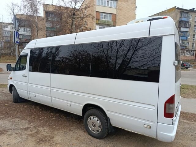 Белый Мерседес Sprinter, объемом двигателя 0 л и пробегом 680 тыс. км за 10200 $, фото 3 на Automoto.ua