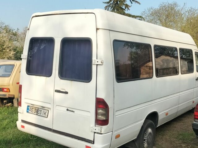 Белый Мерседес Sprinter, объемом двигателя 0.29 л и пробегом 888 тыс. км за 5500 $, фото 2 на Automoto.ua