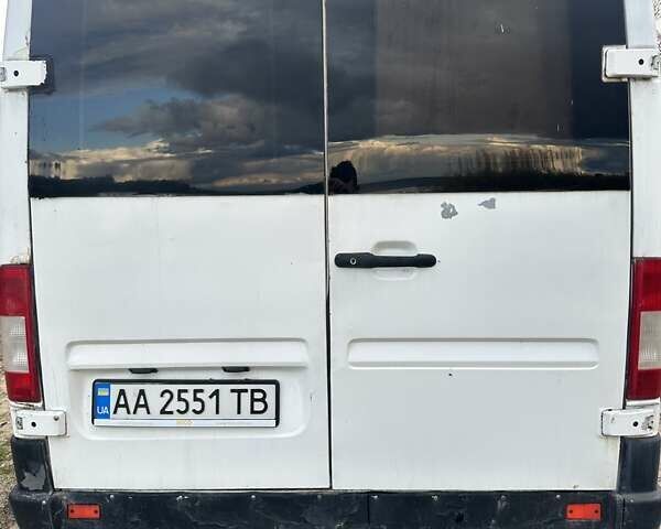 Белый Мерседес Sprinter, объемом двигателя 2.87 л и пробегом 500 тыс. км за 6800 $, фото 8 на Automoto.ua