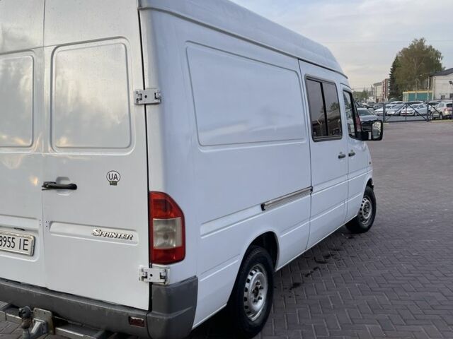 Белый Мерседес Sprinter, объемом двигателя 3 л и пробегом 580 тыс. км за 7200 $, фото 6 на Automoto.ua