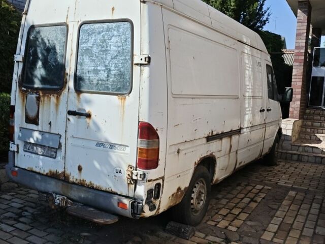 Белый Мерседес Sprinter, объемом двигателя 0 л и пробегом 500 тыс. км за 3000 $, фото 5 на Automoto.ua