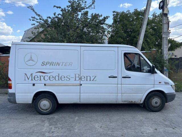 Белый Мерседес Sprinter, объемом двигателя 2.2 л и пробегом 231 тыс. км за 8000 $, фото 10 на Automoto.ua