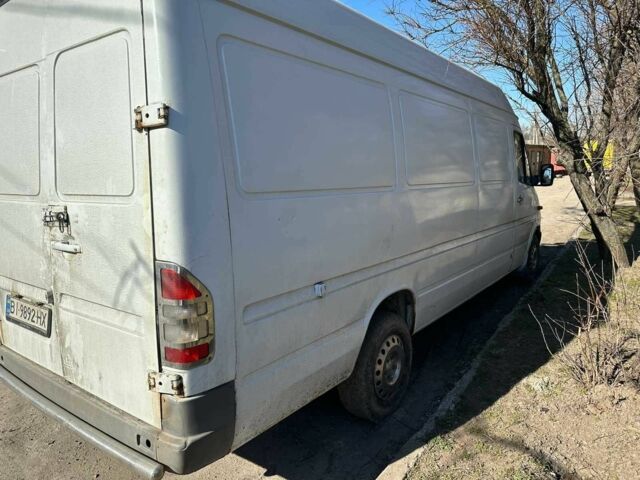 Белый Мерседес Sprinter, объемом двигателя 0 л и пробегом 300 тыс. км за 7350 $, фото 2 на Automoto.ua