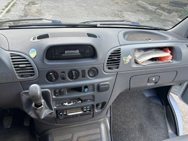 Белый Мерседес Sprinter, объемом двигателя 2.2 л и пробегом 231 тыс. км за 8000 $, фото 8 на Automoto.ua
