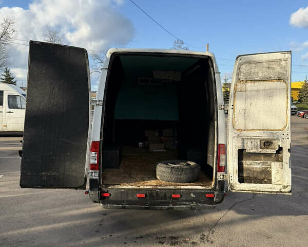 Белый Мерседес Sprinter, объемом двигателя 2.2 л и пробегом 467 тыс. км за 10300 $, фото 6 на Automoto.ua